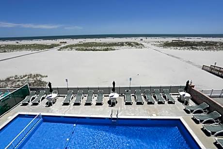 Commander by the Sea Motel