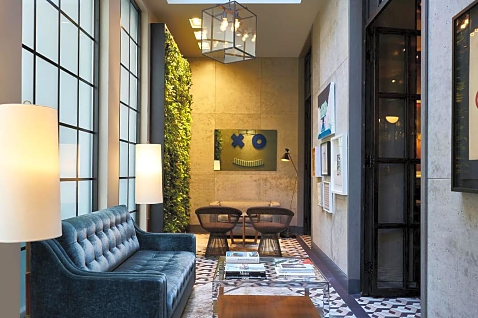 SIXTY SoHo