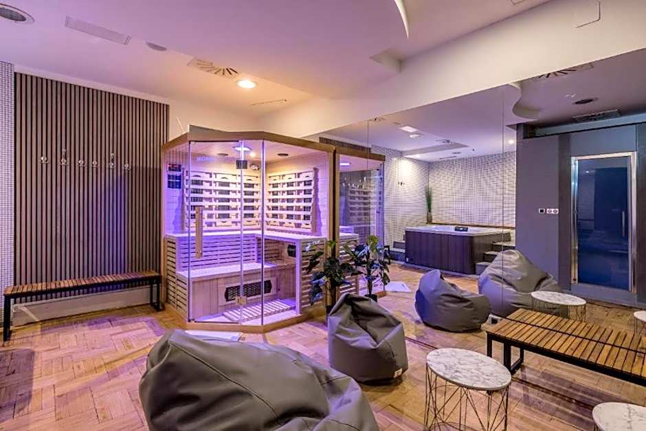 Annex building of Art Hotel