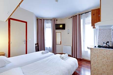 Studio (2 Adults)