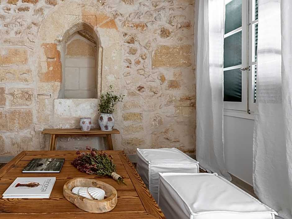 S'Enclova Petit Hotel