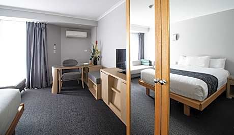 Studio Apartment Queen Bed - (Accessible) - CH