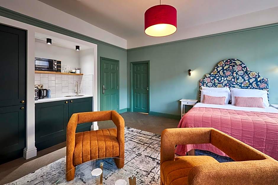 Arlington House Hotel - Self Check-In Suites