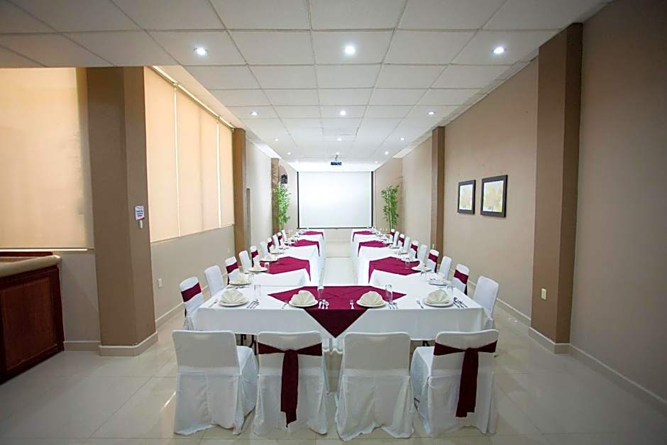 Hotel Fray Junipero Serra