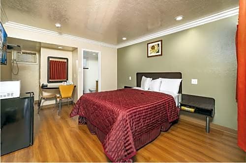 Travelodge by Wyndham Sacramento Convention Center