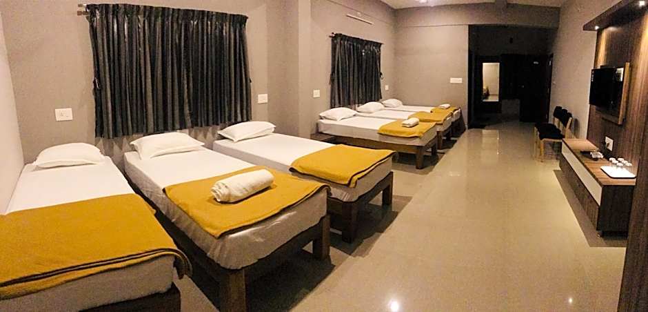 Photo 1 of 4 of 6-Bed Mixed Dormitory Room