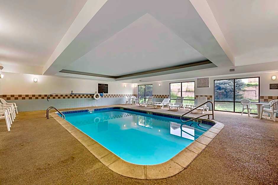 Comfort Suites East Lincoln - Mall Area