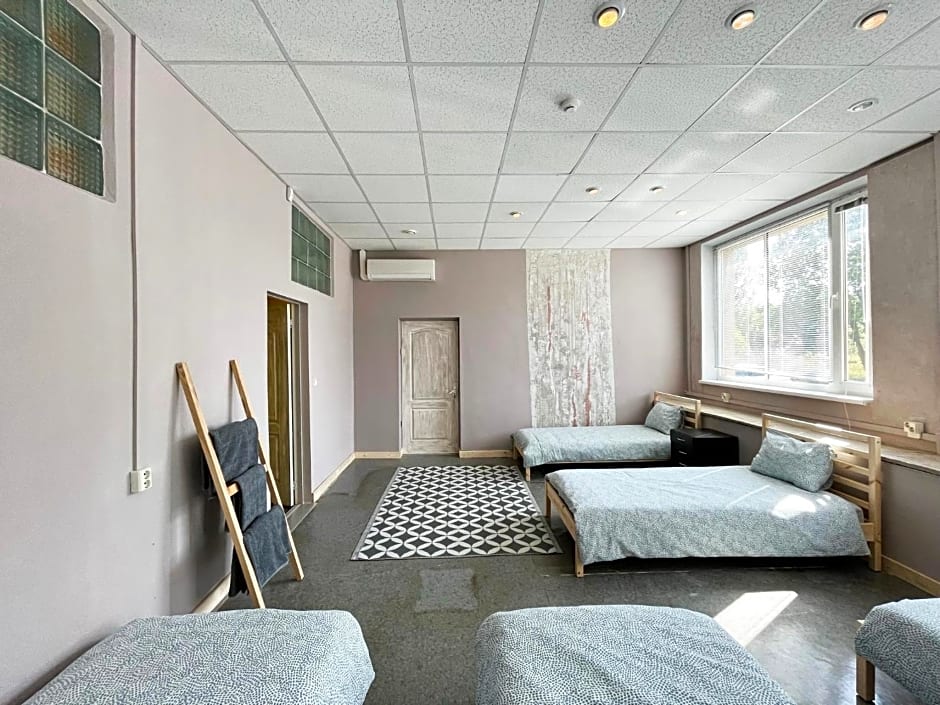 Hostelis R27