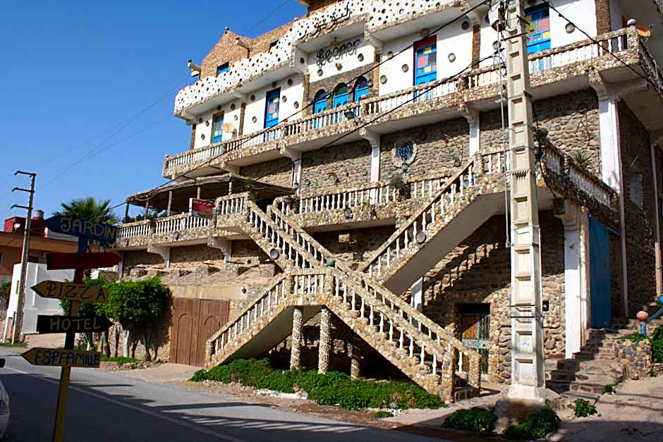 Photo 1 of 50 of Hotel Leonor