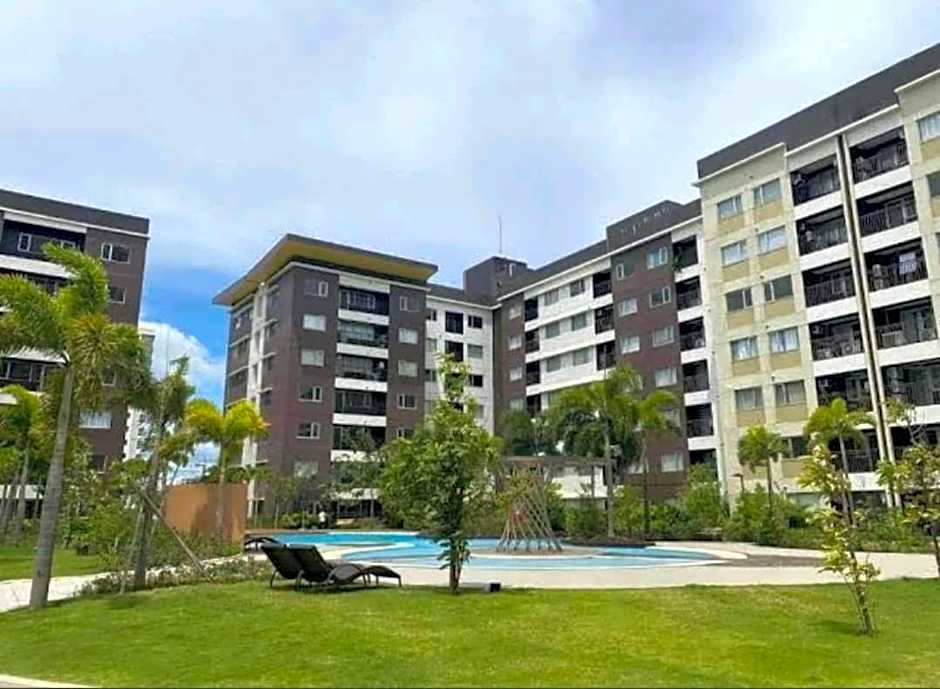 AVIDA ATRIA T2- B, near S&R and SM city by Denice