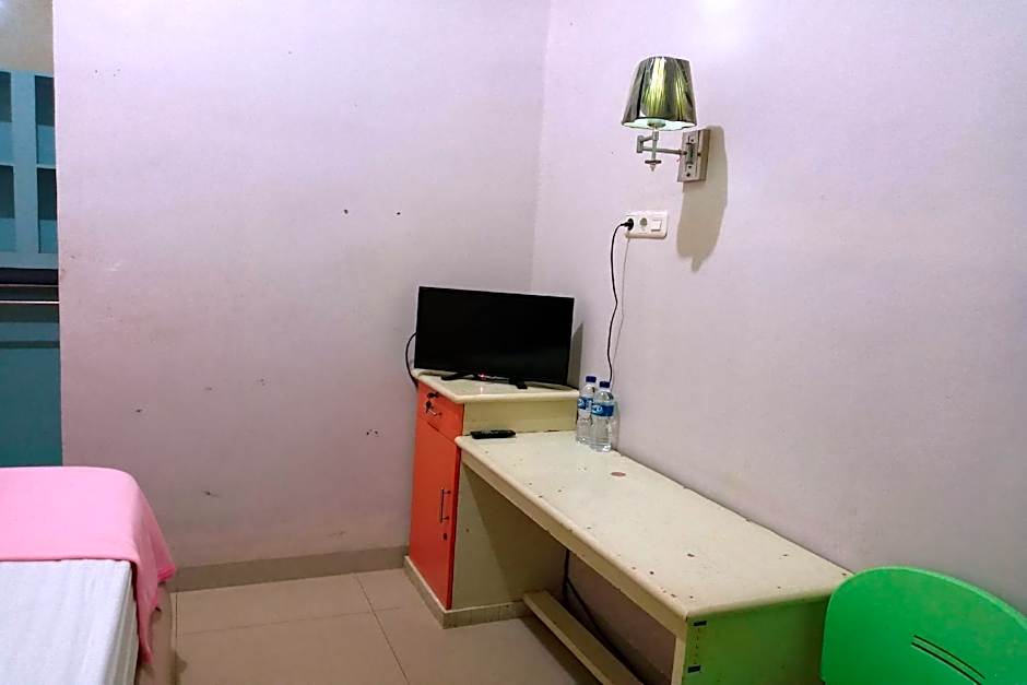 Hotel O Kost Nian Syariah Near SPBU Pertamina 74.91657 Mattirotasi Sidrap