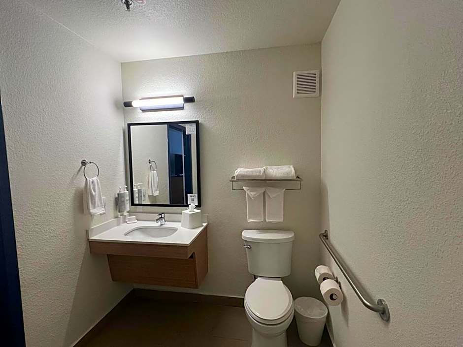 Spark by Hilton Glendale Peoria Phoenix North