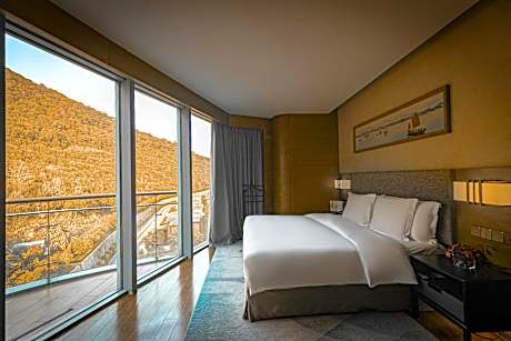 1 Bedroom Suite Lake View