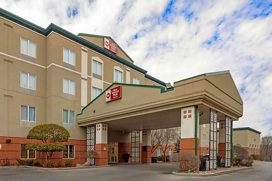 Best Western Plus Pembina Inn & Suites