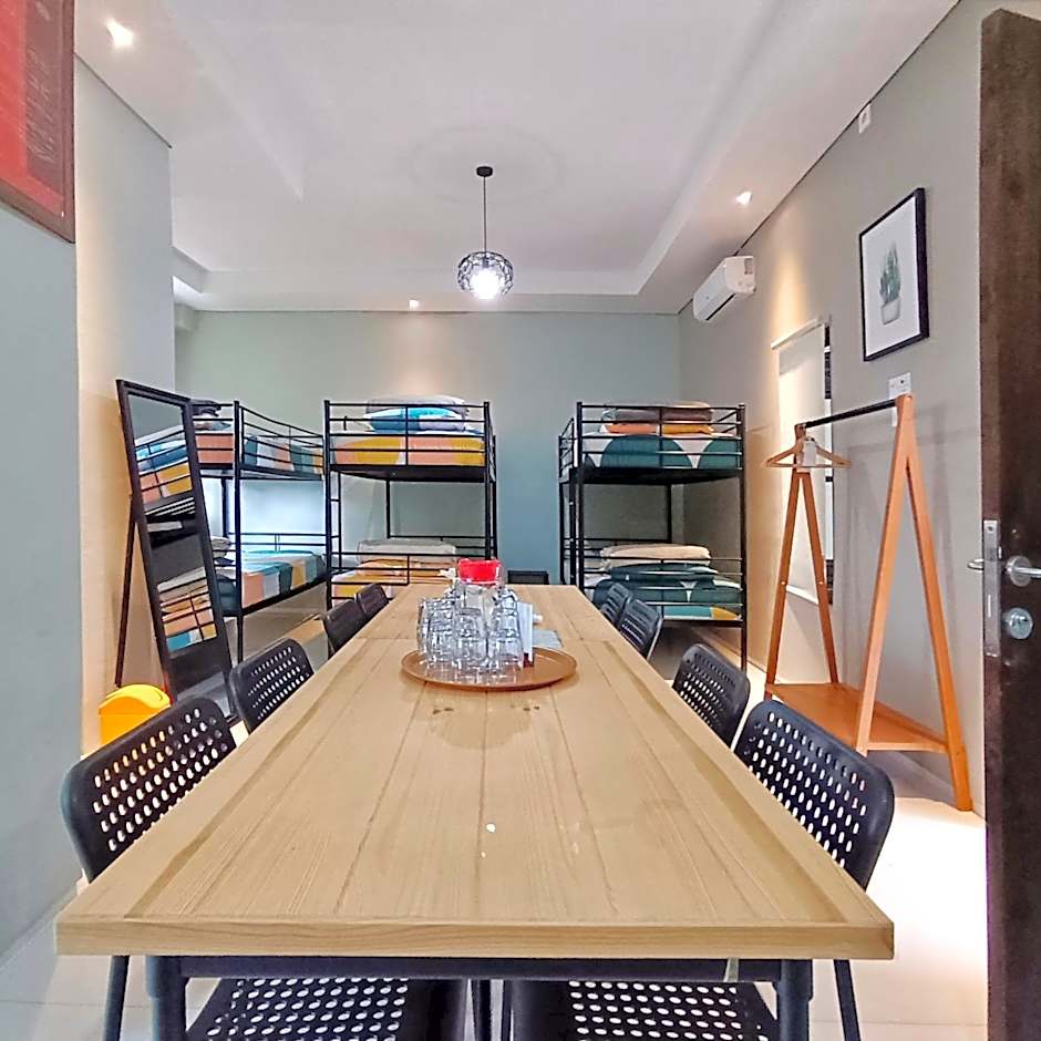 SaBi Guest House - Strategic Family -married couples only- Hostel in Prawirotaman