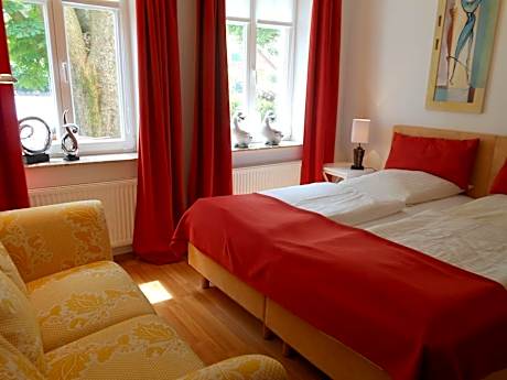 Apartment (3 Adults)