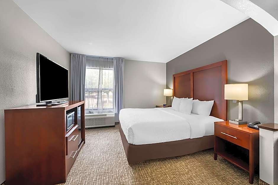 Clarion Pointe Apex - Holly Springs