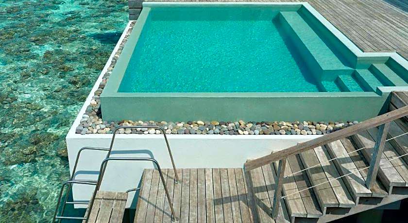 Dusit Thani Maldives