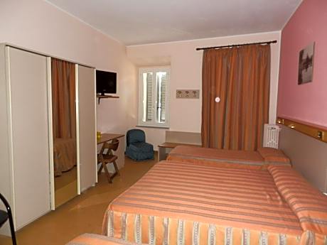 Triple Room with Air Conditioning