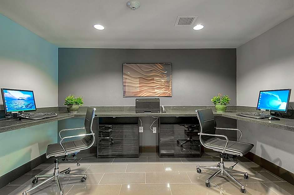 Holiday Inn Express Hotel & Suites Carlsbad Beach By IHG