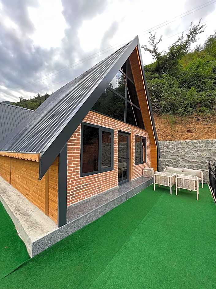 Hidden Garden Bungalow