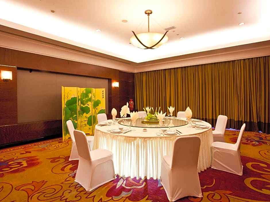 Zhongwei Green Lake Hotel Kunming