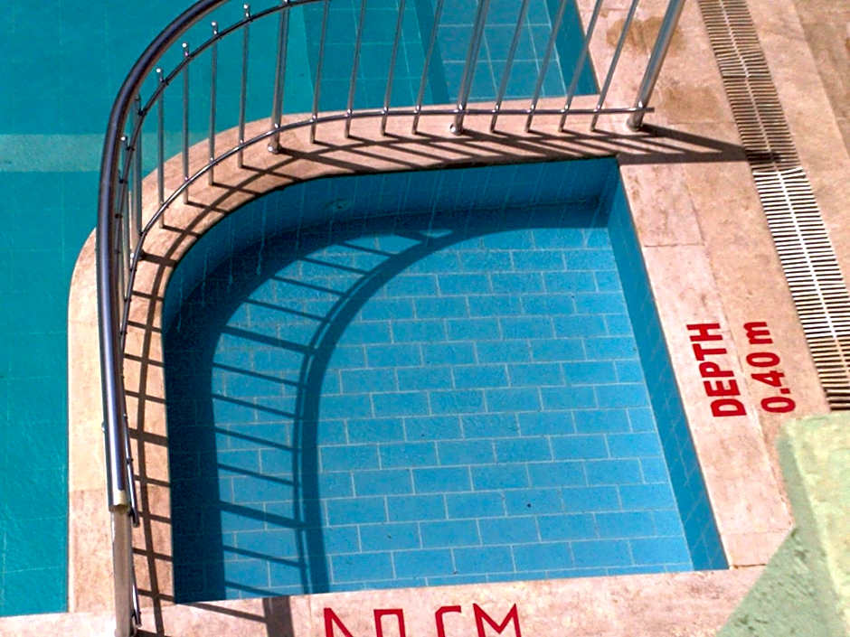 Club Sunset Apartments