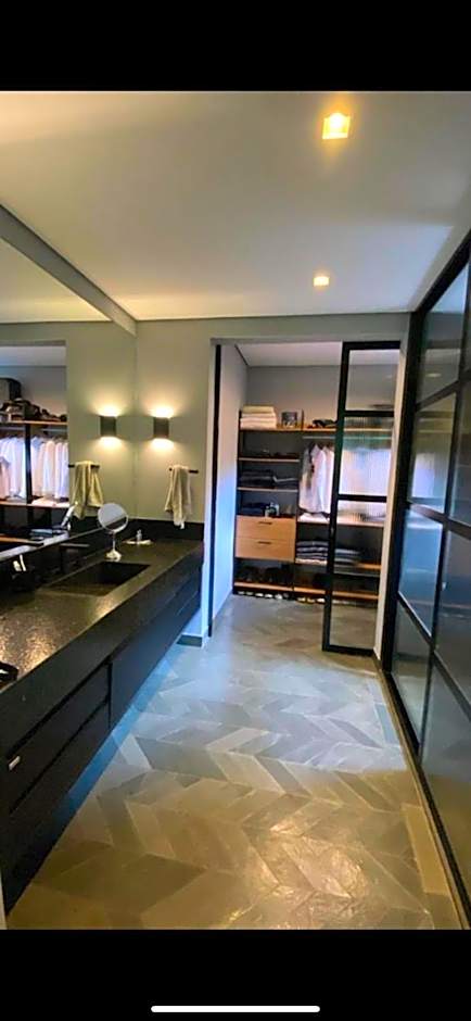 Exclusive Oásis by Lotta De Macedo Soares