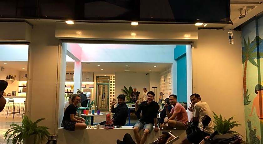 Borbaboom Phuket Poshtel & Hostel