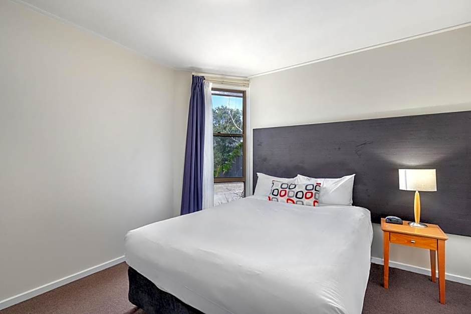 Knox International Hotel and Apartments