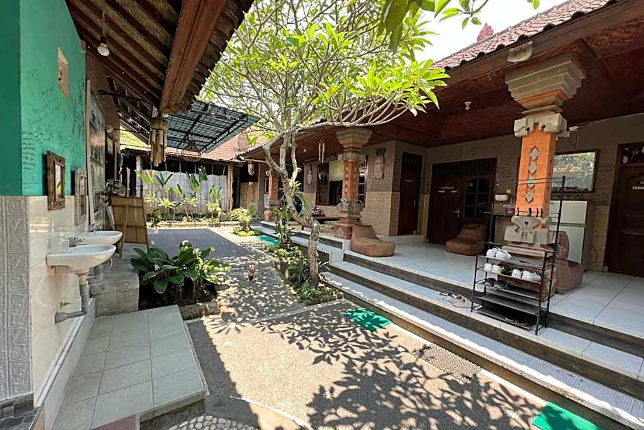 Padi-Padi Hostel & Bar