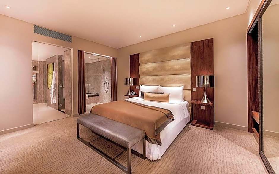 City of Dreams - The Countdown Hotel