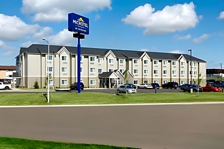 Microtel Inn & Suites By Wyndham Dickinson