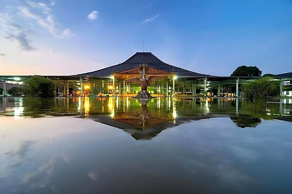 Cbg Inn Redpartner Near Stasiun Solo Balapan – Banjarsari, Surakarta, SD