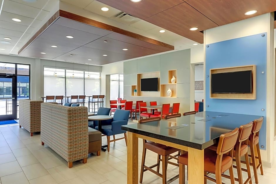 Holiday Inn Express & Suites - Winston - Salem SW - Clemmons, an IHG Hotel