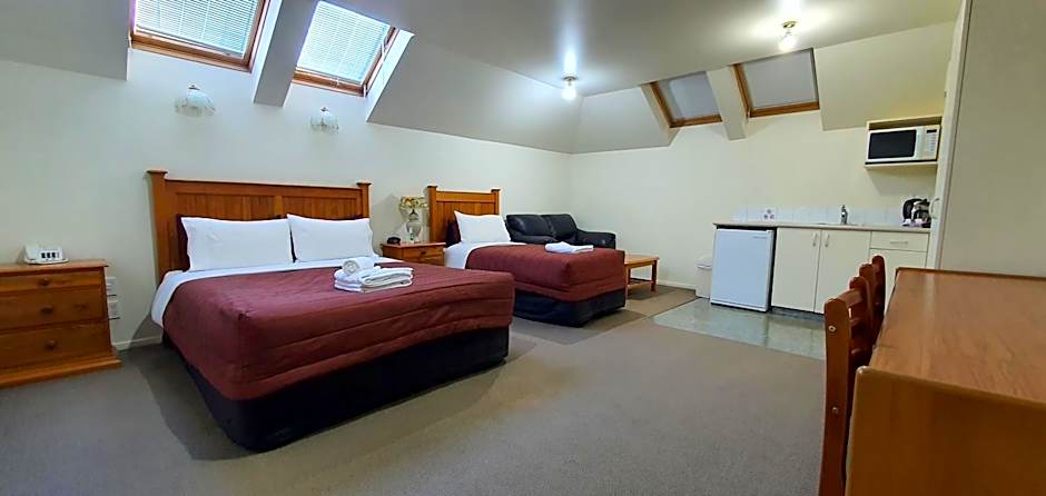 Rosewood Court Motel