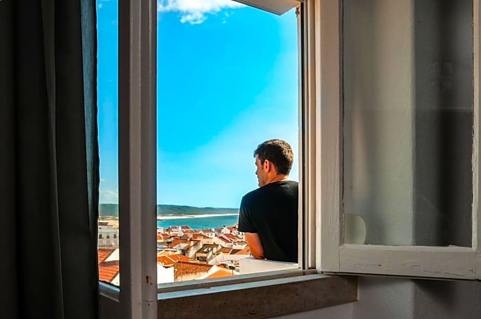 Nazaré Hostel - Rooms & Dorms