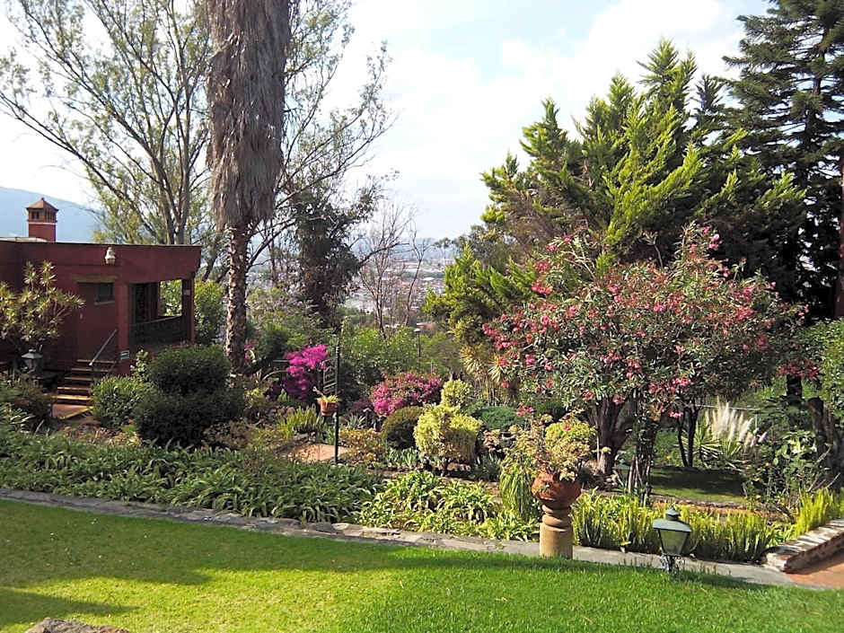 Villa San Jose Hotel & Suites