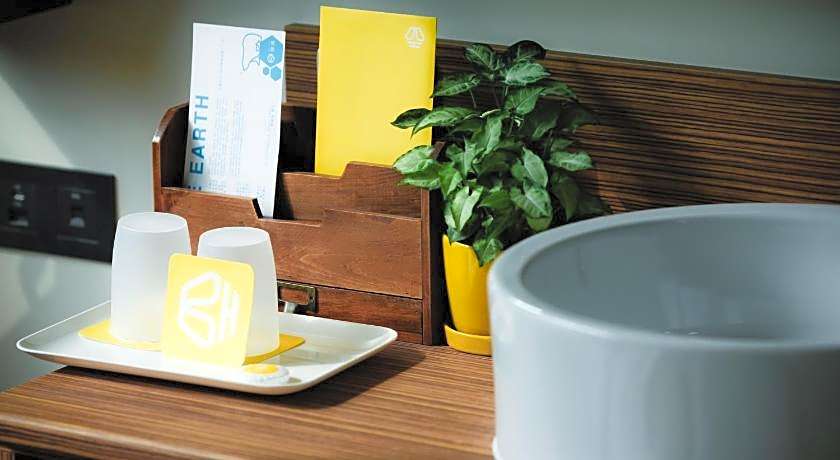 Bee House by Cosmos Creation