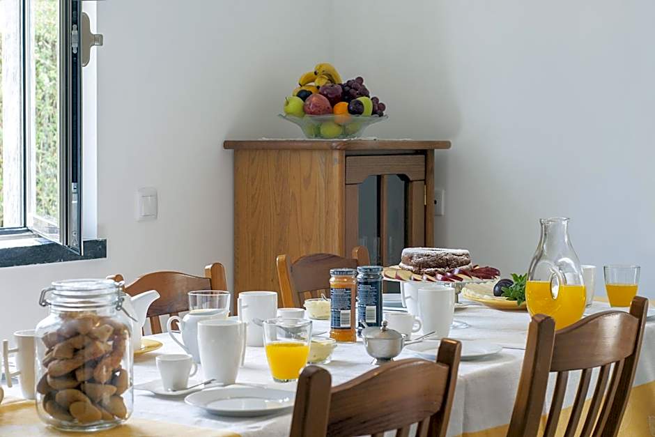 Beachouse - Surf, Bed & Breakfast