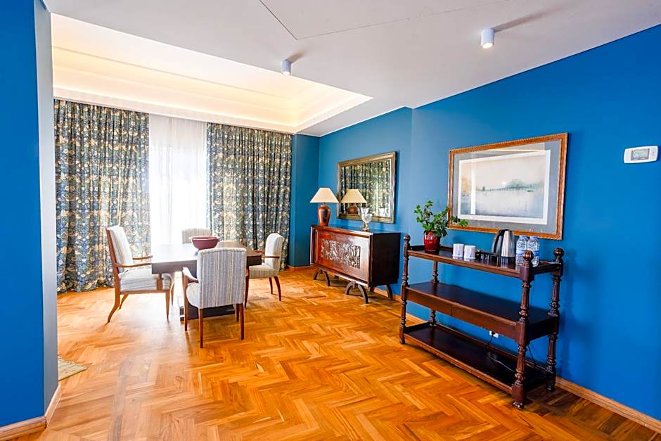 Warwick Palm Beach Hotel