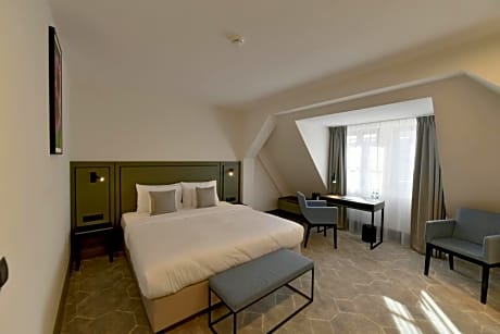 Queen Size Bed