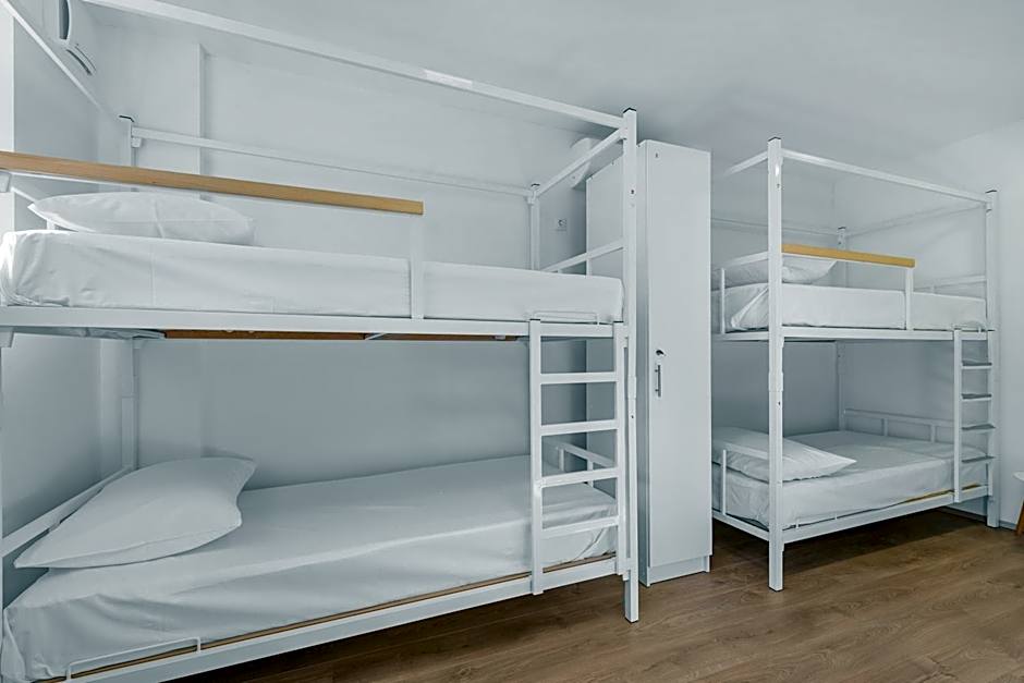 Hostel Elli