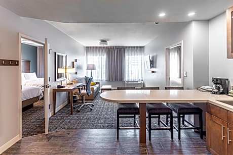 Suite Feature - Non-Smoking