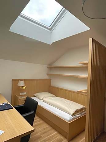 Budget Single Room - mansard