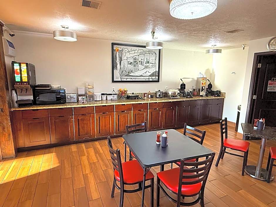 Super 8 by Wyndham Baker City