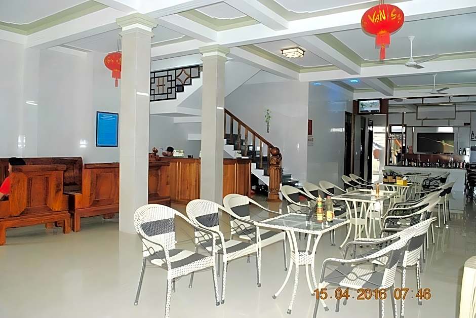 Paradise Hotel