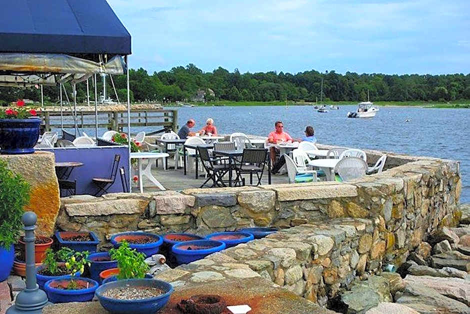 RBR Hotel and Restaurant near Hundred Islands