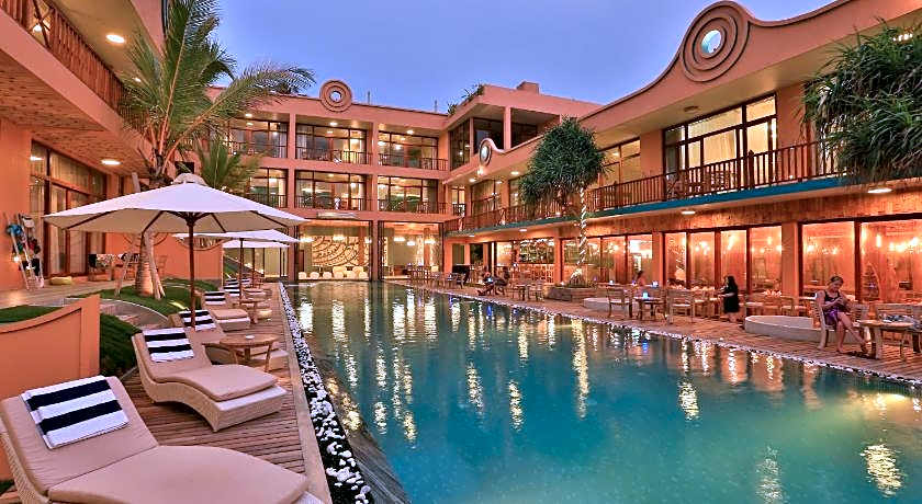 Thaproban Pavilion Waves Unawatuna