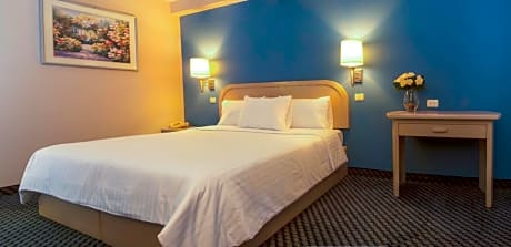 King Room - Non-Smoking